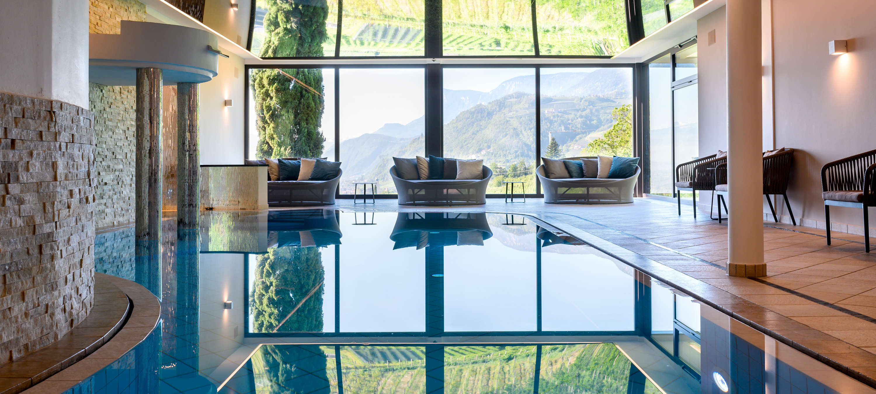 Aparthotel in Südtirol: Pool & Hallenbad > DAS GRAFENSTEIN bei Meran